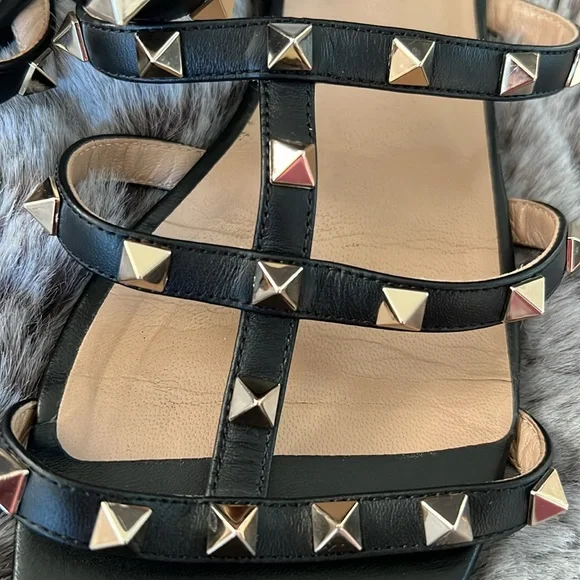 Valentino Garavani Black Rockstud Flat Slide Sandals - Picture 12 of 14